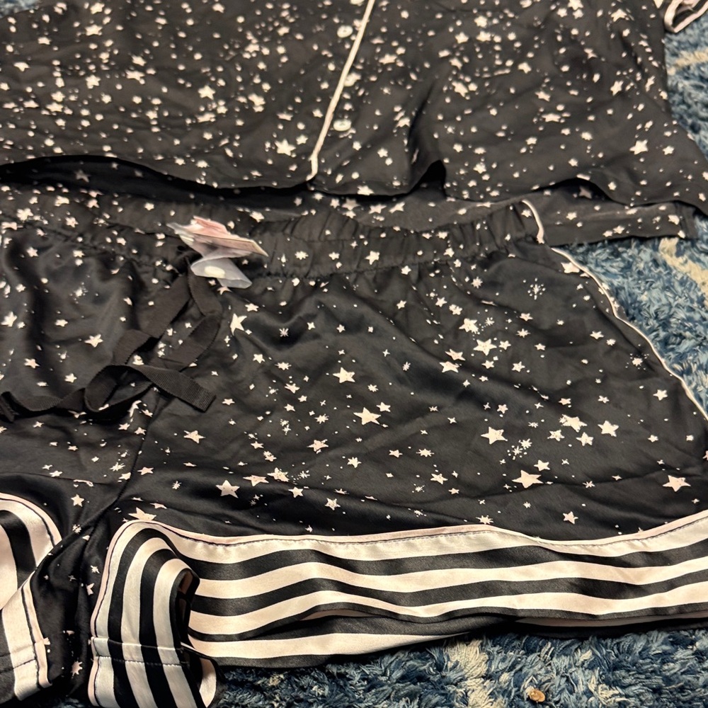 New Victoria's Secret size Large Black Stars loungewear Pajama Set - Picture 12 of 15